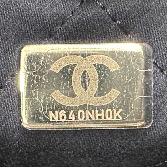 Chanel 22 MINI HANDBAG Quilted BLUE DENIM CROSSBODY HOBO BAG SHW - Picture 15 of 16